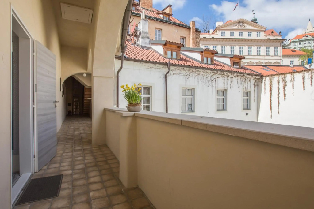 Apartment Thunovská 10