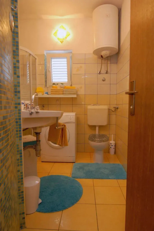 Apartment Tin - comfortable apartment near beach: A1  Ugljan, Island Ugljan