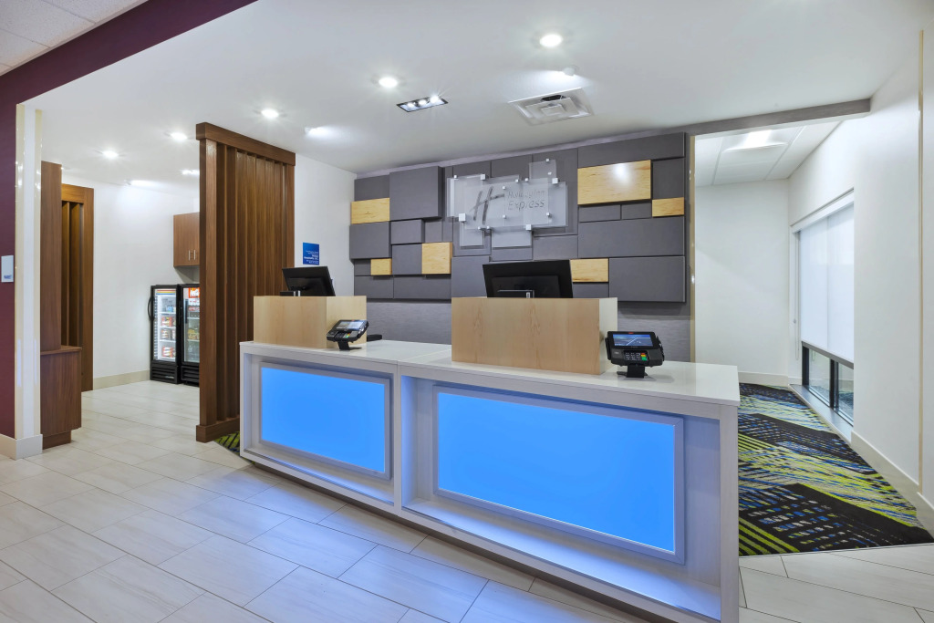 Holiday Inn Express & Suites - Painesville - Concord by IHG