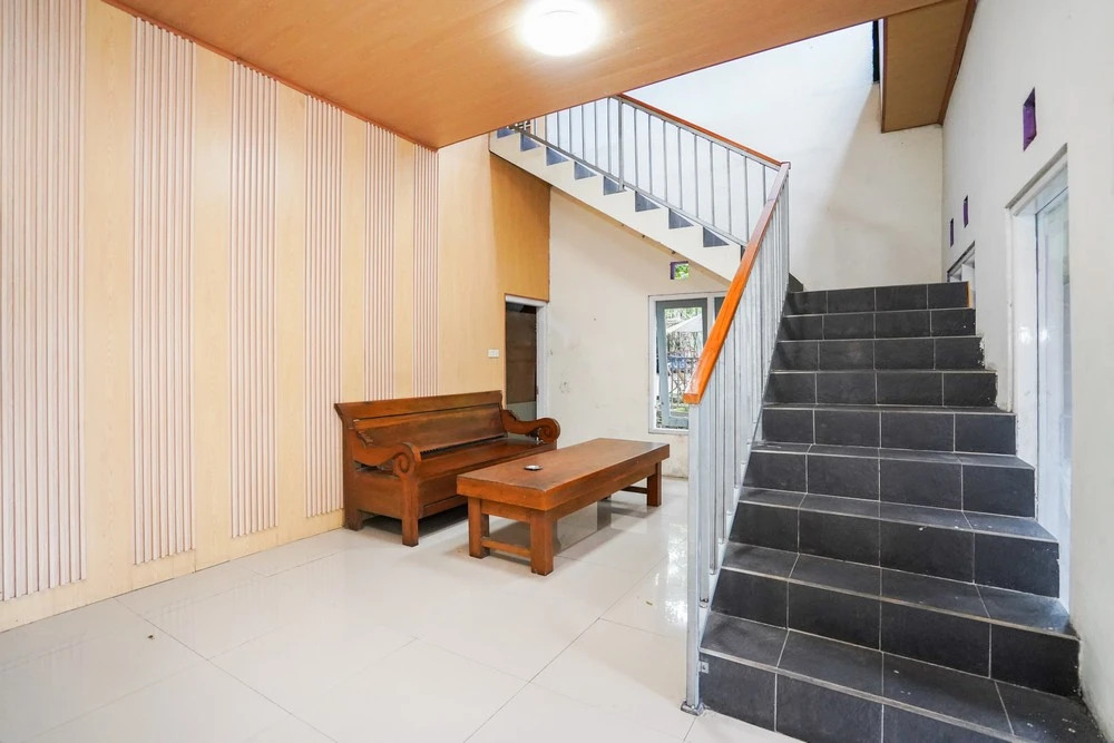 RedDoorz near Terminal Bus Tingkir Salatiga