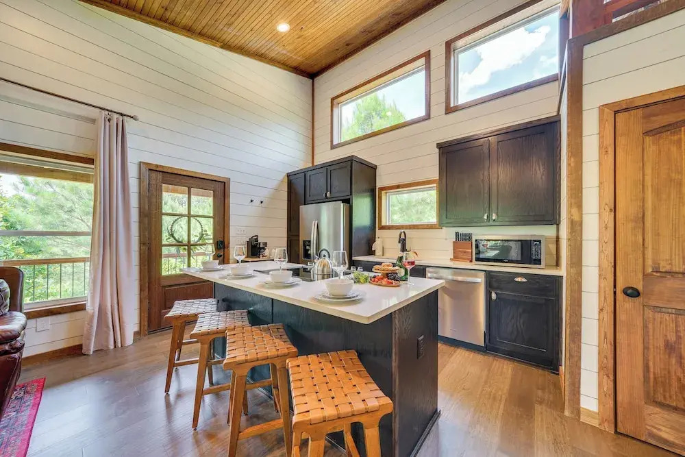 Tree-lined Broken Bow Studio Cabin w/ Hot Tub!