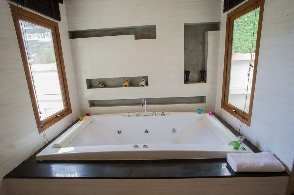 Sirinthara Villa 4 bed pool Nai Harn