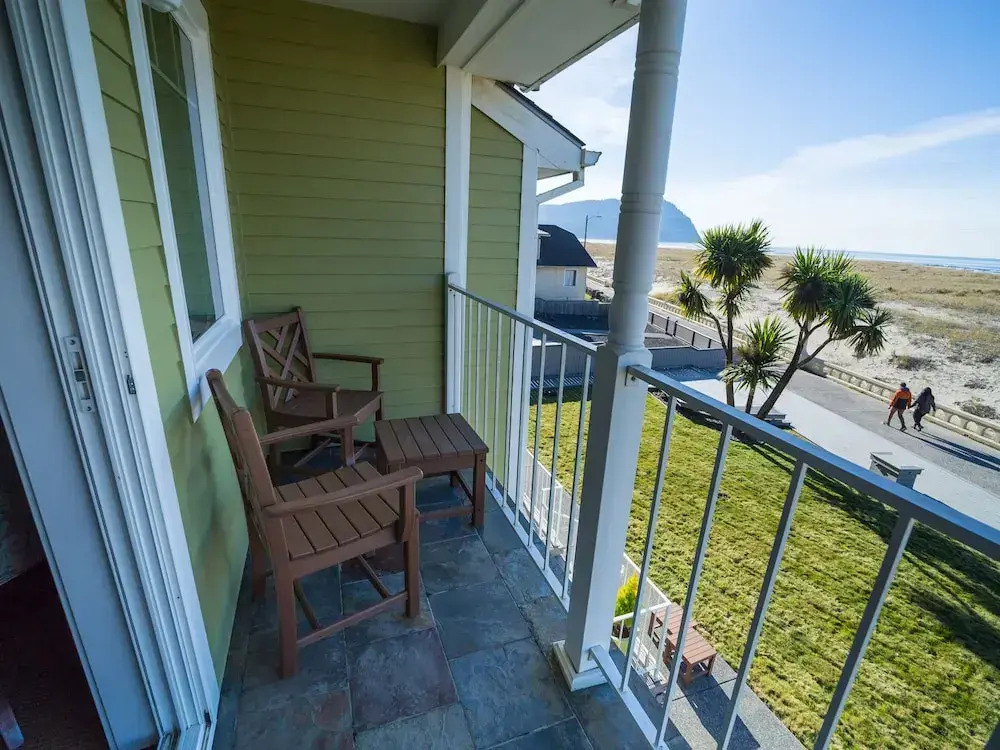 Inn of the Four Winds Seaside Oceanfront