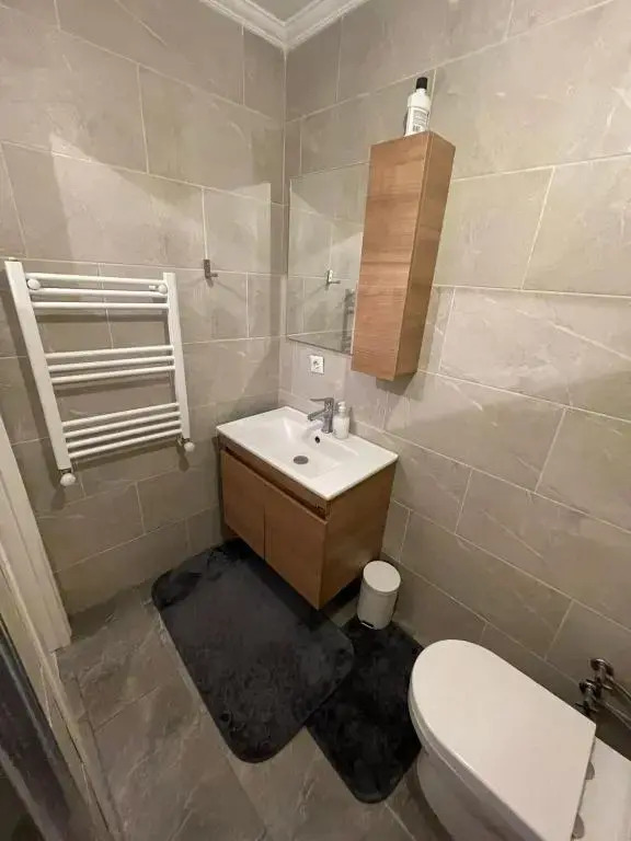Duplex with terrace in center,5mn walk to Istiklal