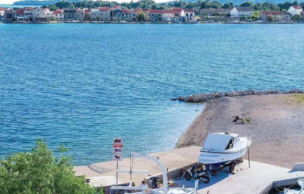 Three-Bedroom Holiday Home In Sibenik