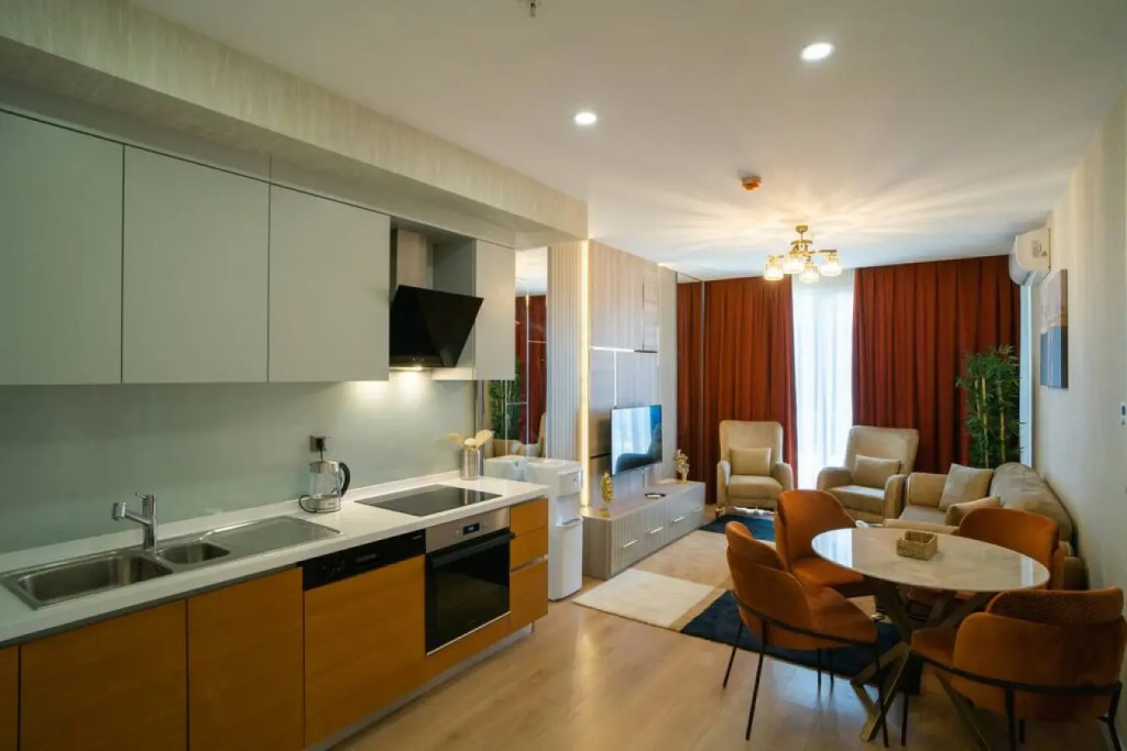 Fancy 2+1 Apt (2 bathrooms) - Core living