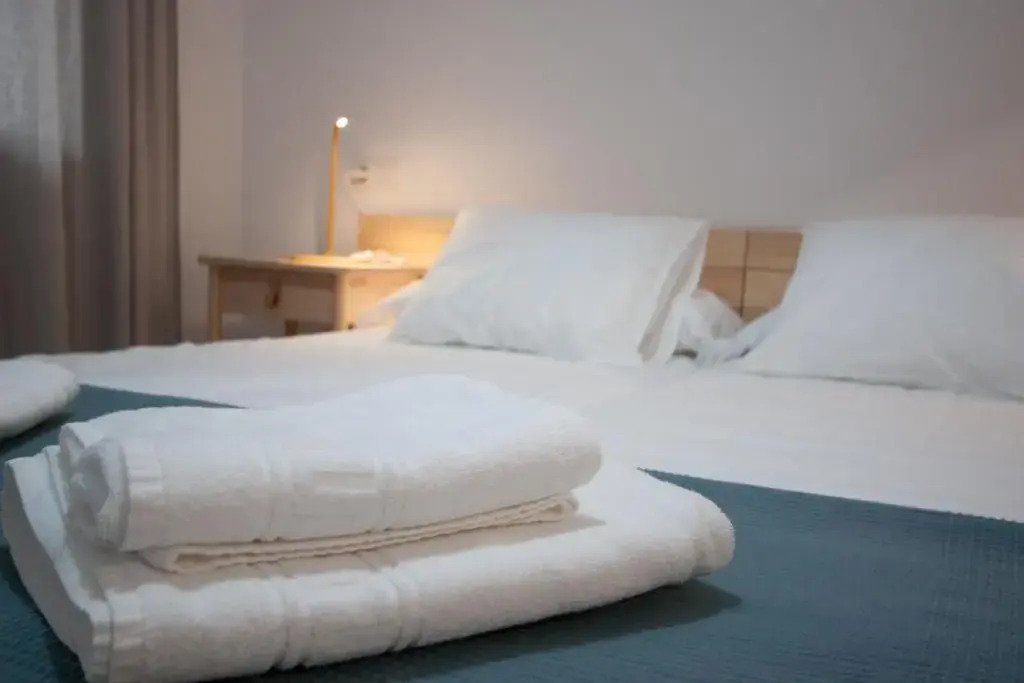 Esguil, apartamento con piscina, a 3 km de la playa