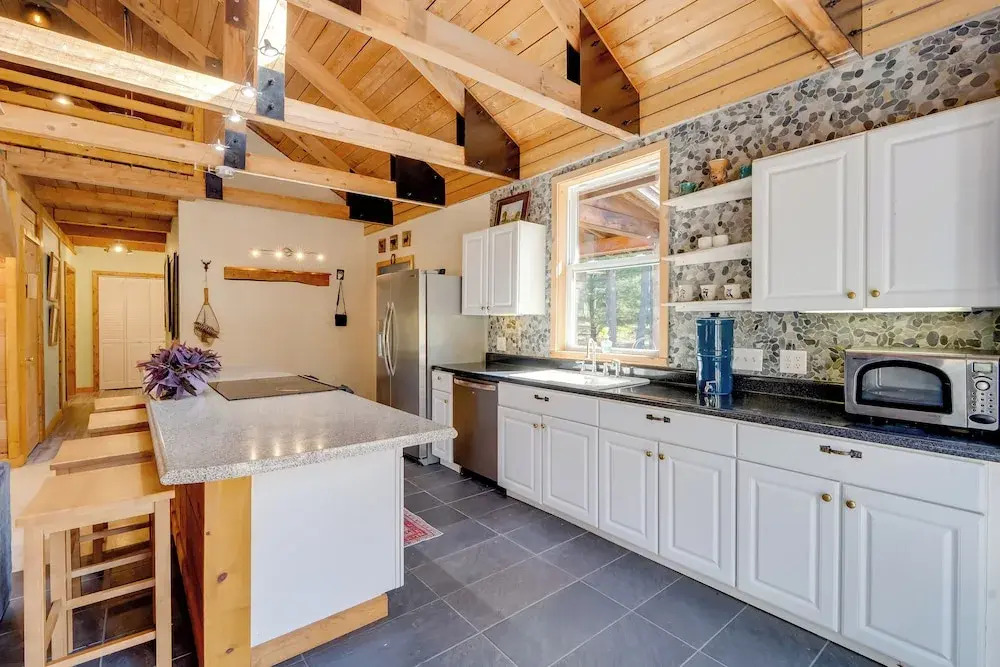 7 Mi to Bilger's Rocks: Secluded 7-acre Retreat