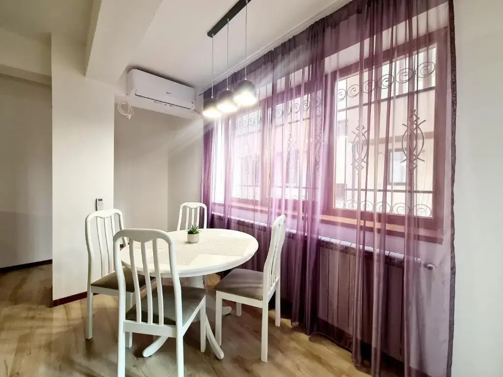 R.O.S.E. Apartment
