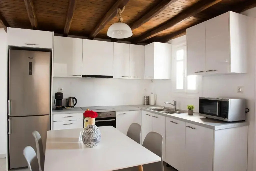 Glamorous 2BR Villa In Ornos With Amazing Sea View!