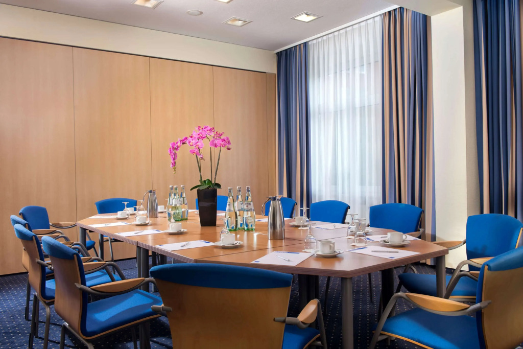 Tryp by Wyndham Luebeck Aquamarin