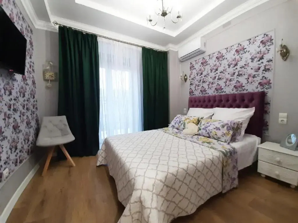 2 BDR apartment near Gorky Park, Center