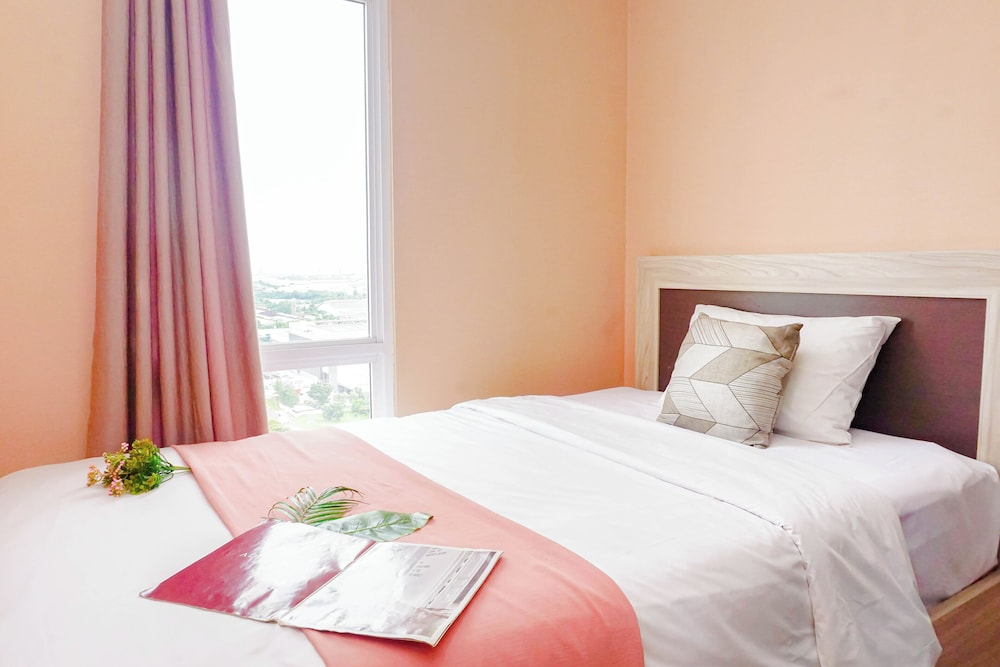 Comfy And Homely Space 2Br At Apartment Vasanta Innopark
