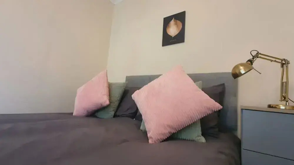 Room in Guest Room - Single Room in Coventry