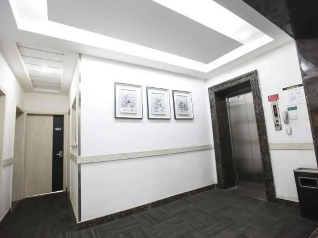 Xingyue Express Hotel (Xinxing Street Subway Station)