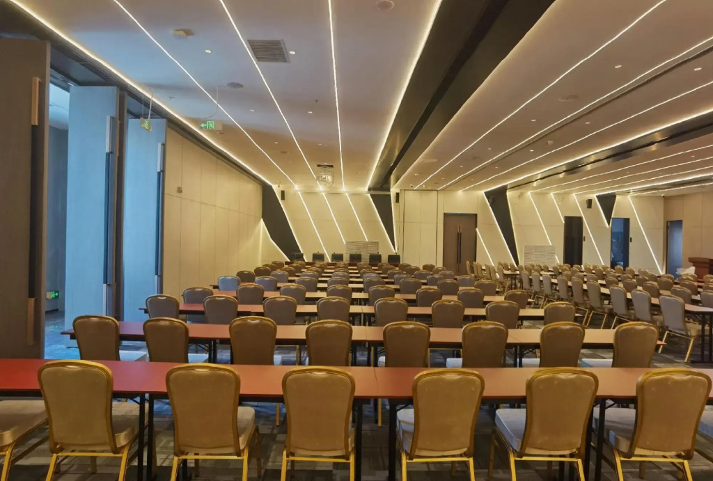 Huada Hotel