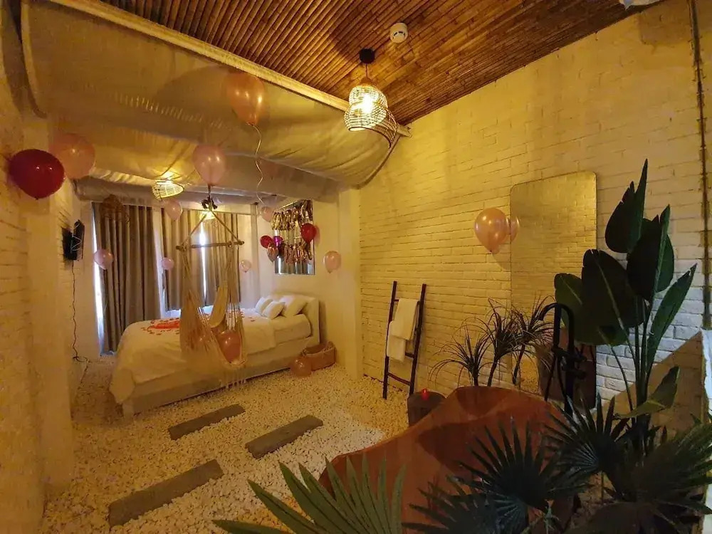 Language Exchange Hotel 3