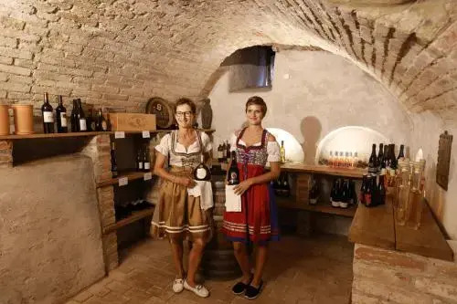 Weinstube Sinas Brettl