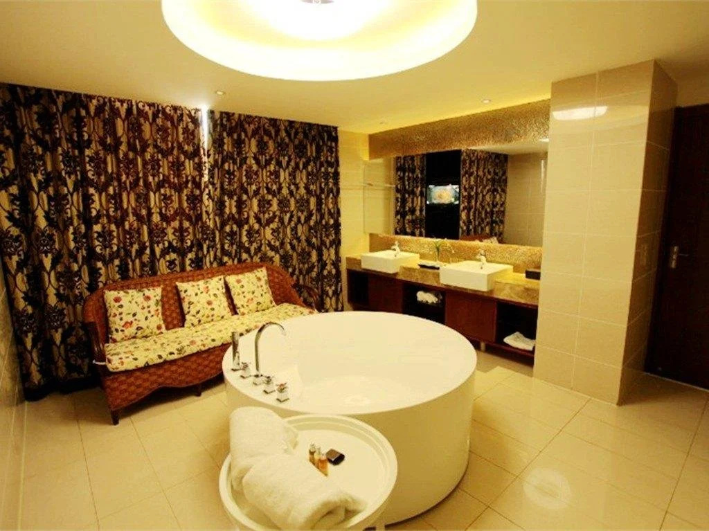 The Posh Hotel