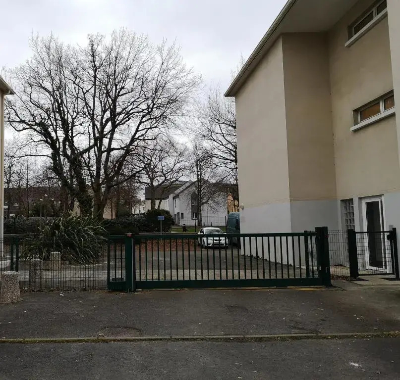 Joli studio - Parking Privé - WIFI