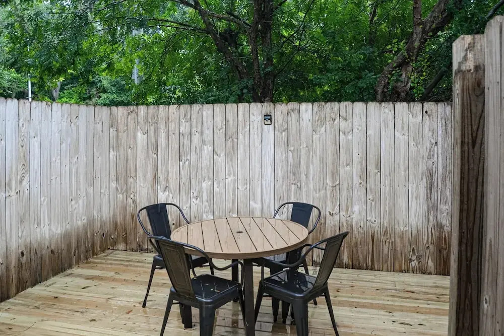 Townhouse Private Patio Close to Everything