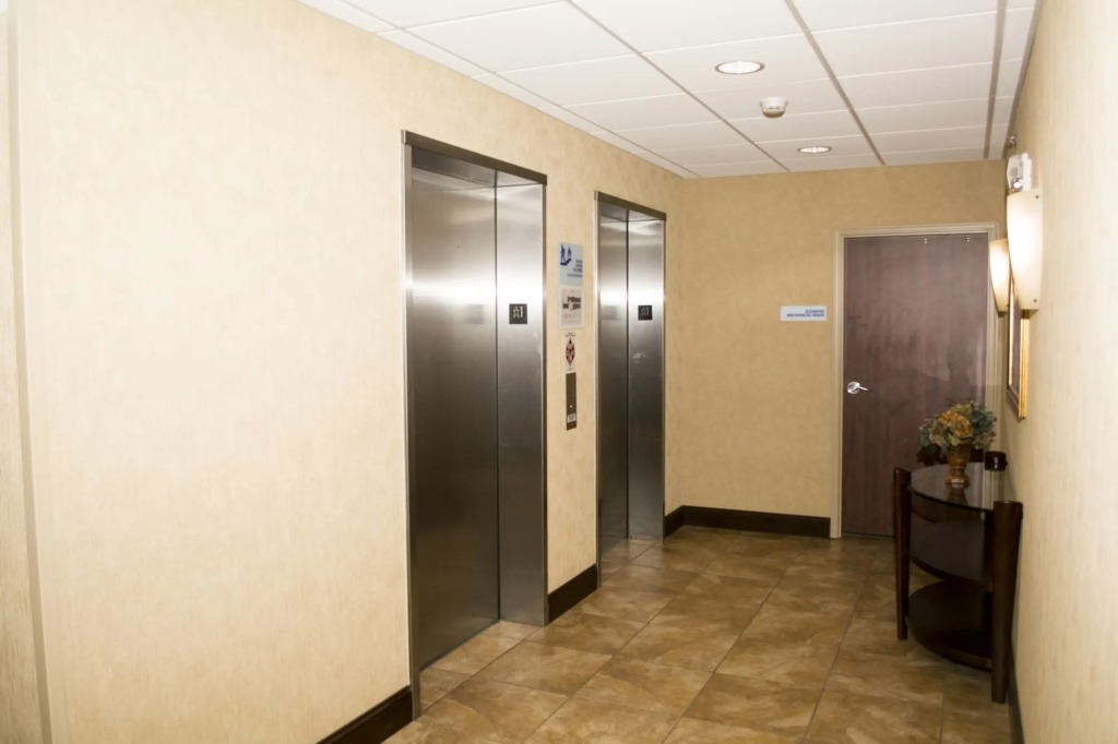Holiday Inn Express & Suites - Mason City by IHG