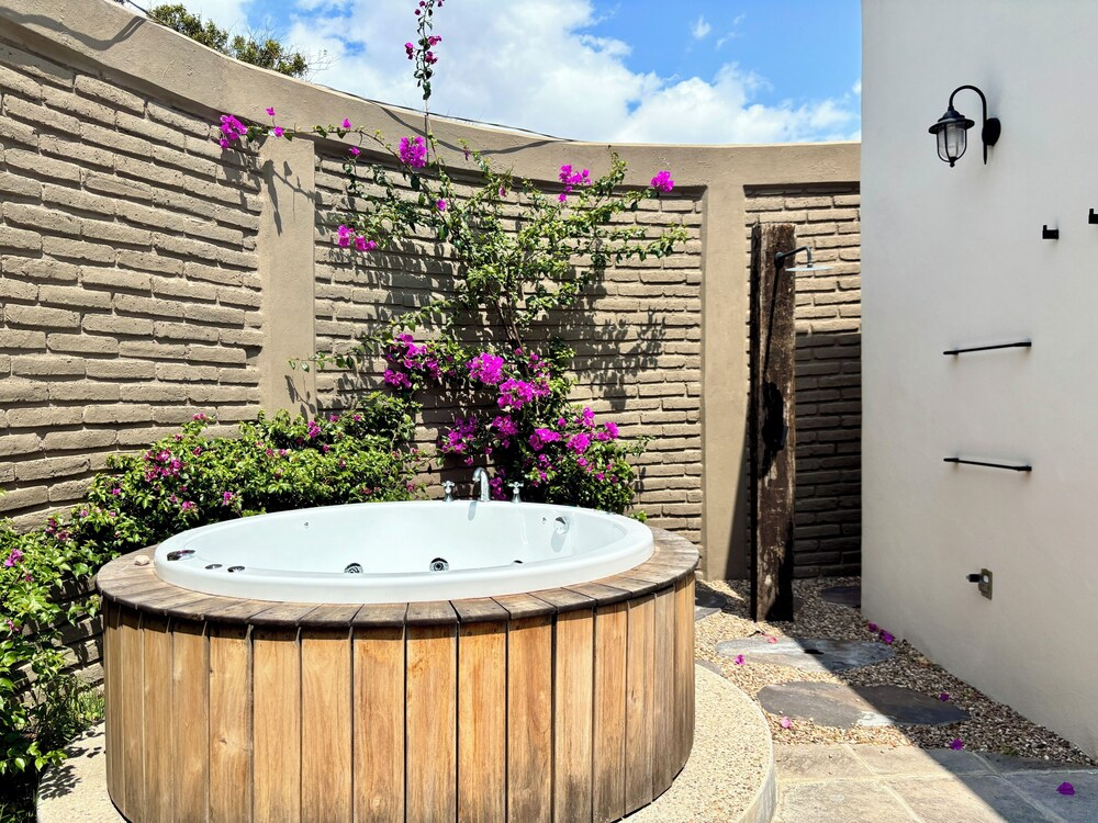 Private Hot Tub - 2BR in Nueva Escondida