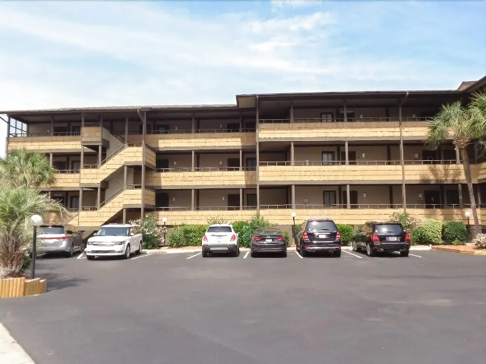 New Listing! Mariners Cove By The Beach 2 Bedroom Condo
