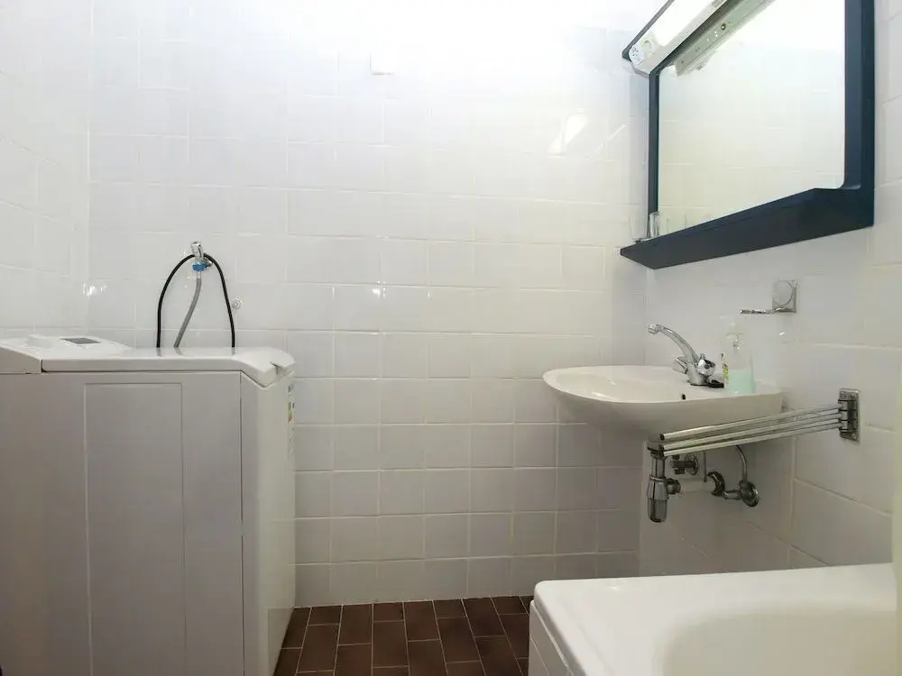 Apartment 1738