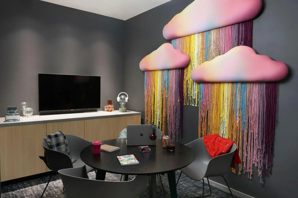 Moxy Manchester City Centre