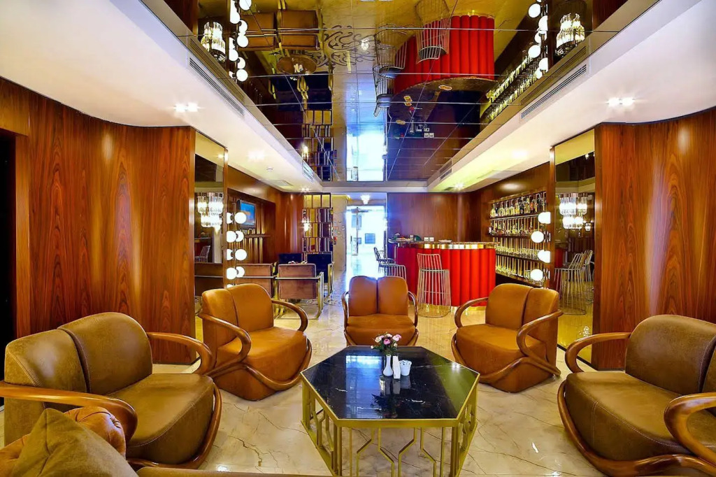 Beethoven Suit Hotel