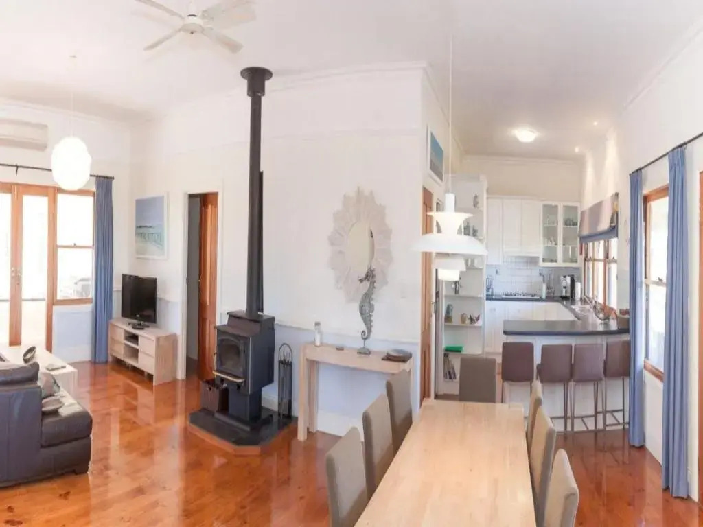 3 Banksia Court