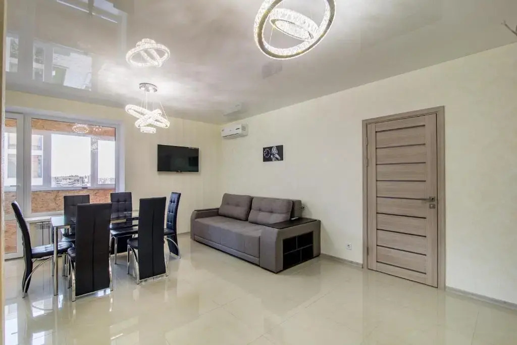 Lux 3-bedroom apartment in Most City area