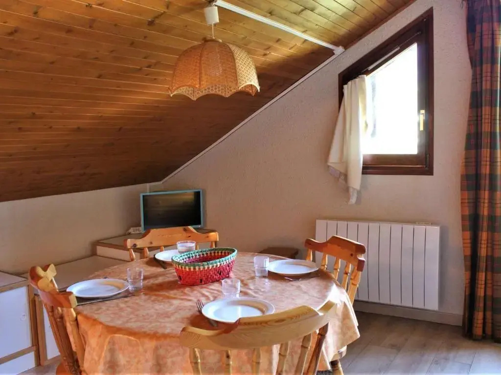 Appartement Risoul, 1 pièce, 4 personnes - FR-1-330-131