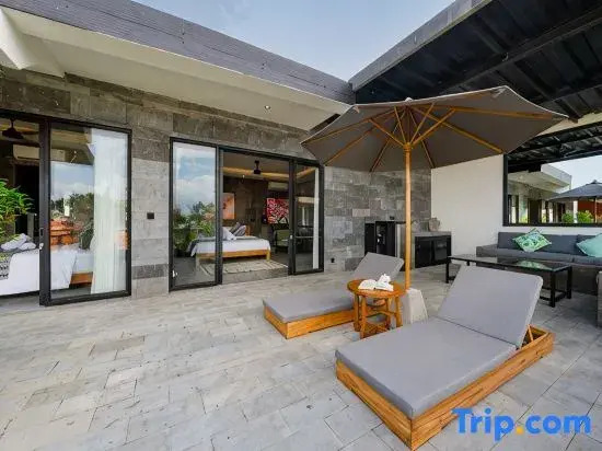 Modern Artistic 5BR Haven in Canggu Berawa