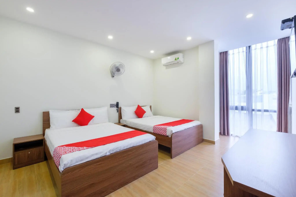 Luxury Hotel by OYO Rooms