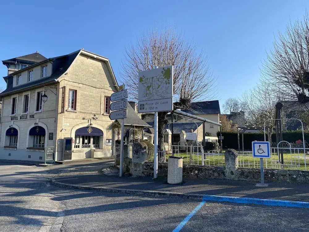 LOGIS HOTEL BELLEVUE RESTAURANT LA POMME dOR