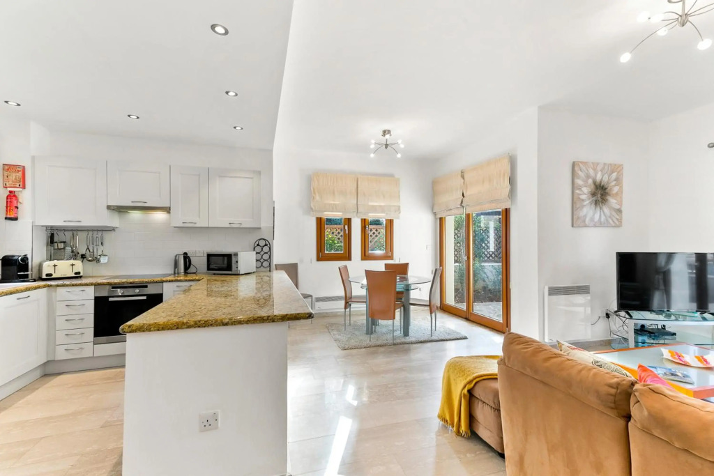 2 bedroom Villa Loukia with private pool and gardens, Aphrodite Hills Resort