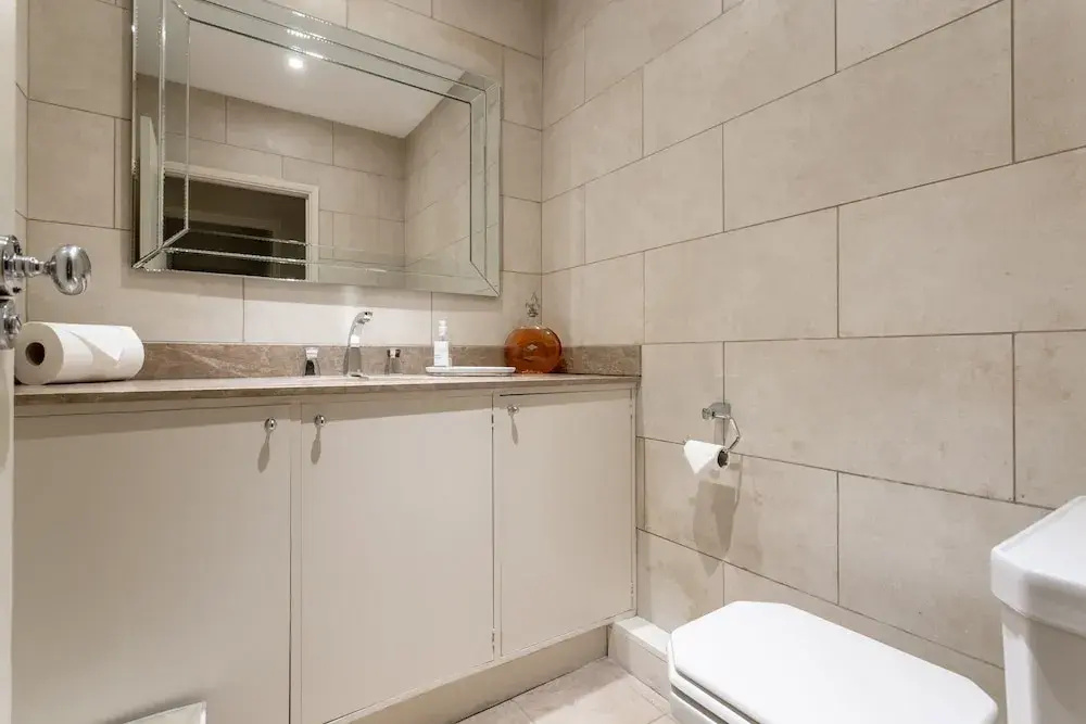 Spacious South Kensington 1 Bedroom Apartment