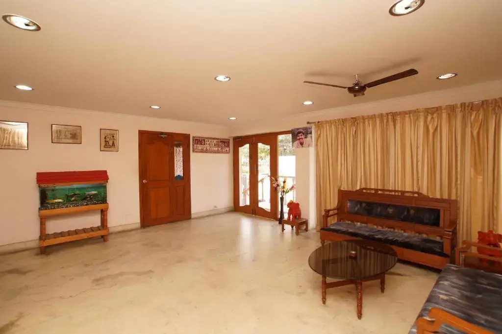 Lloyds Serviced Apartments, Near Music Academy
