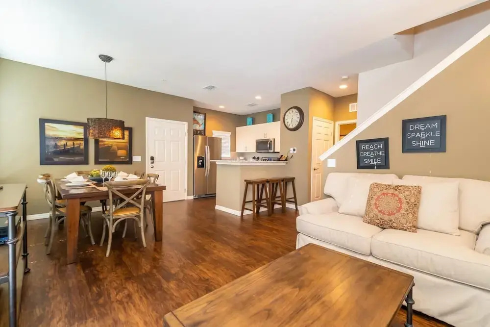 November Special at WL 4 Bed 3 Bath ID: 256178