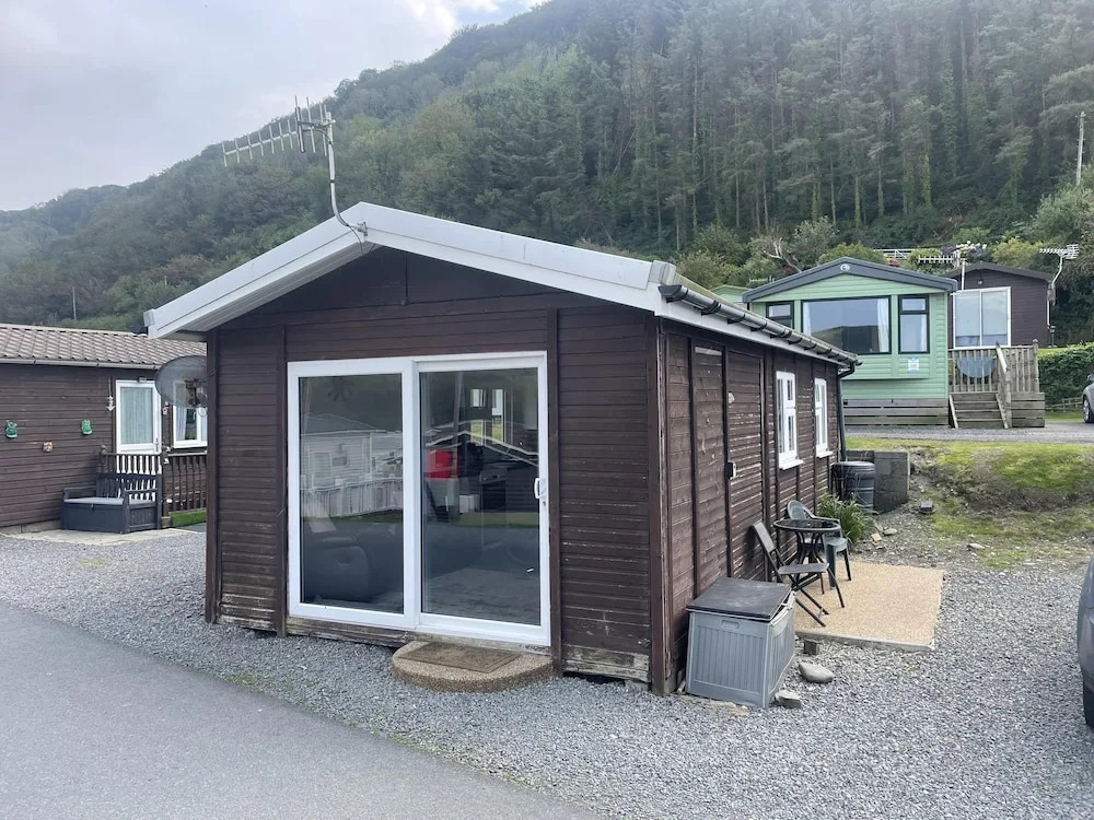 Charming Chalet Nestled in Heart of Clarach Bay