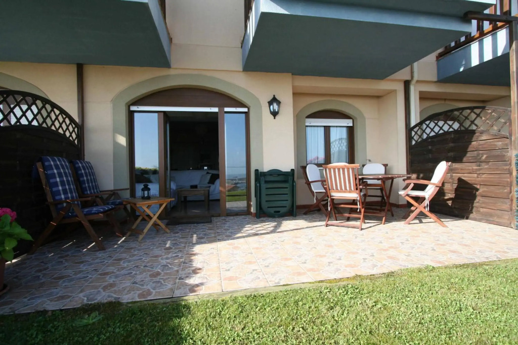 Apartamento en complejo residencial con piscina