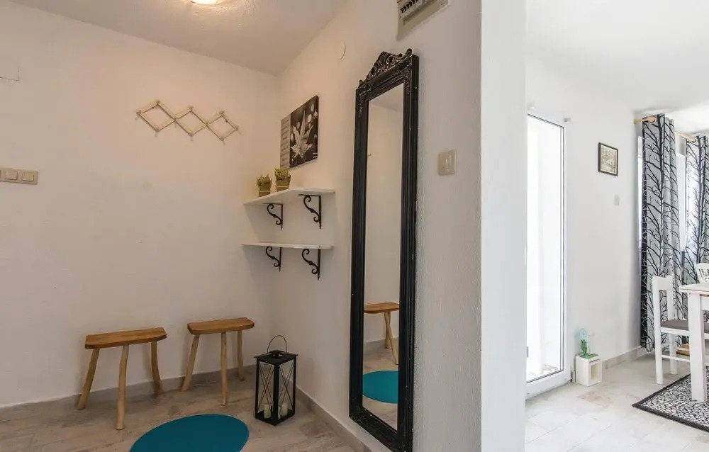 Two-Bedroom Holiday Home In Privlaka-Sabunike