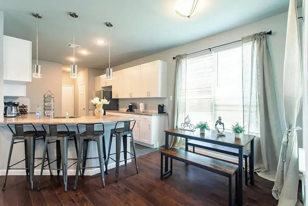 4BR Home in the Heart of Cowboy Nation!