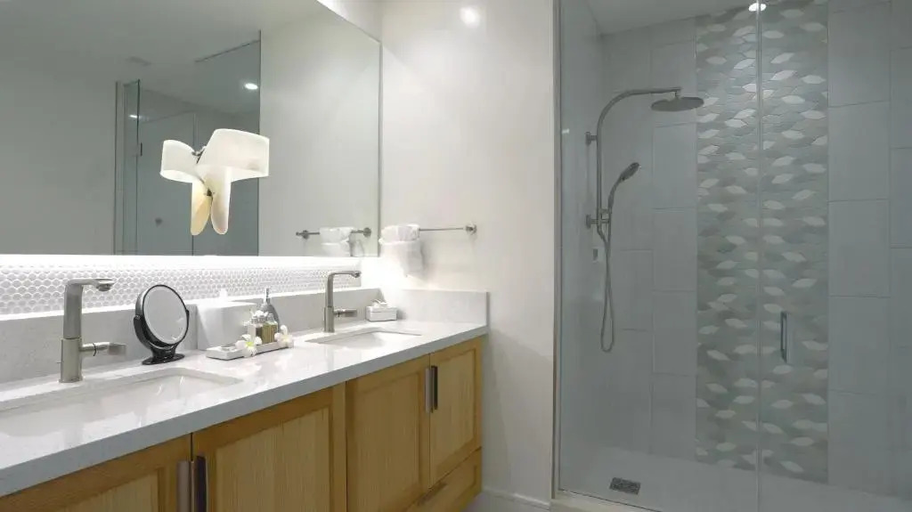 Maui Westside Presents - Luana Garden Villas 18C