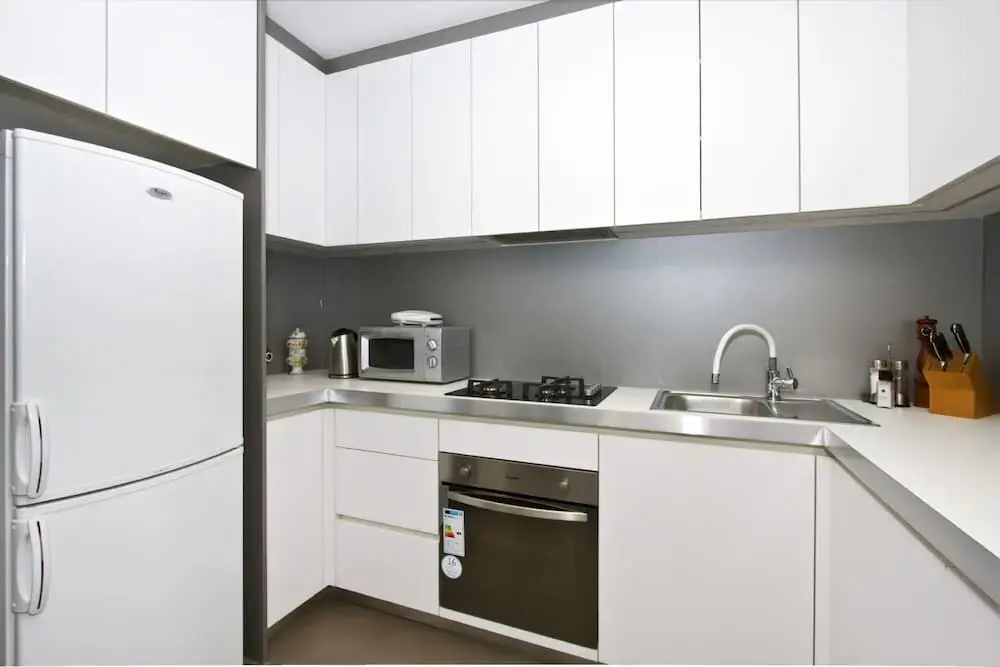 Luxury apt With Roofed Patio Near Beach & Center