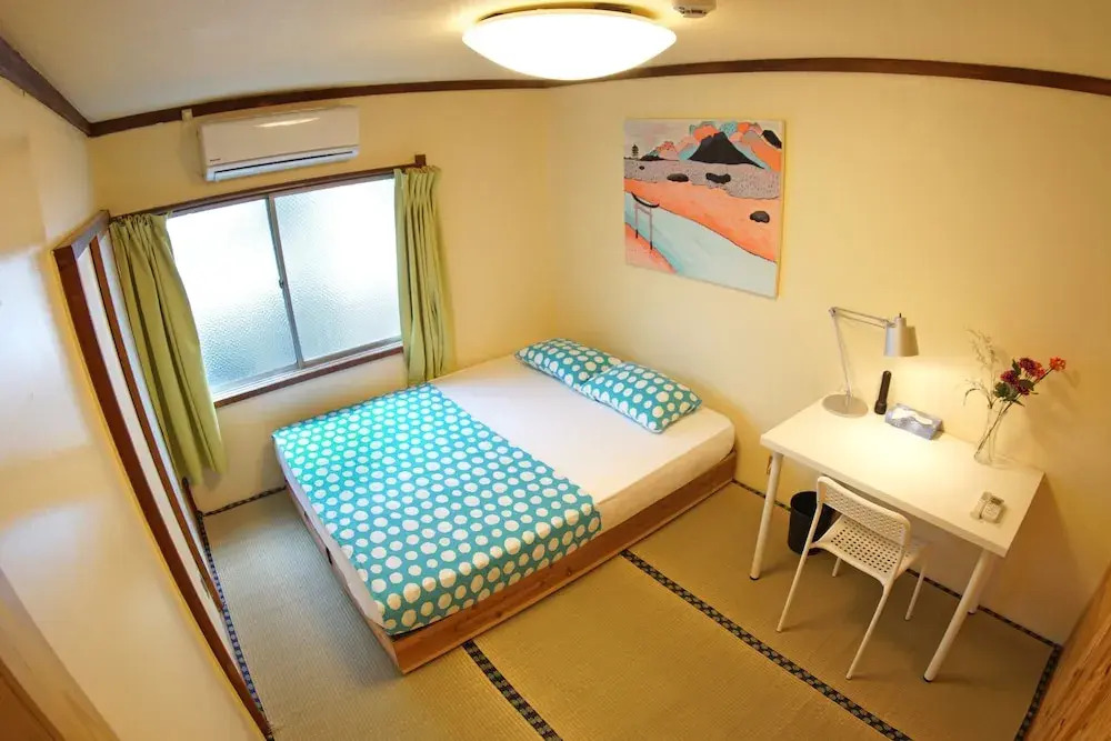 Gojo Paradiso homes restaurant and bar - Hostel