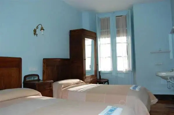 Hostal Paris