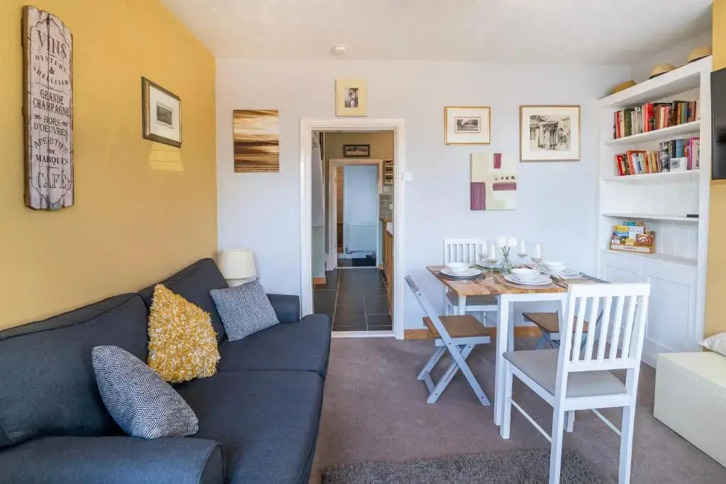 Seaside Snug – 2 bedroom home